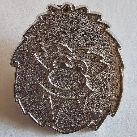 DISNEY Pin Trading ~ Everest ~ Yedi Face Chaser 1/20~ Hidden Mickey ~ 2011 - Picture 1 of 10
